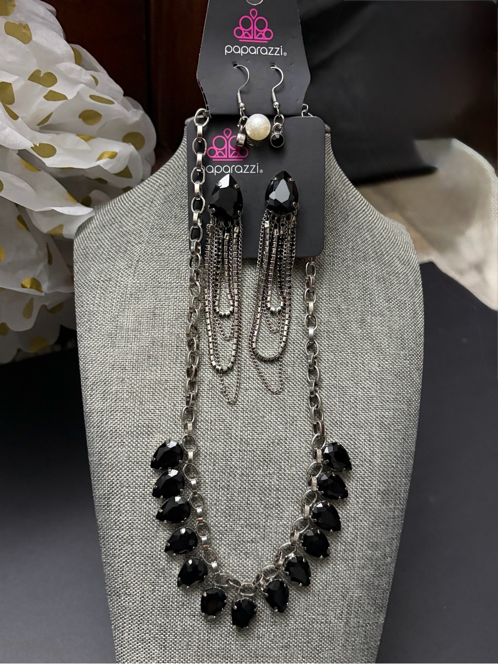 New Paparazzi Black Teardrop Chain Fringe Necklace and Earrings and Matching Bra
